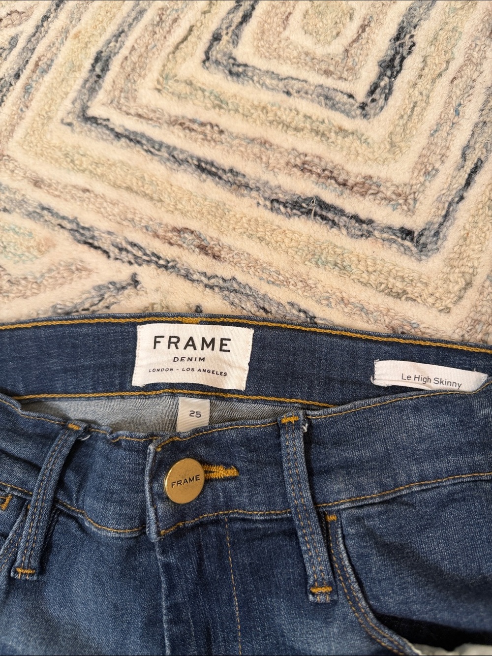 Frame Denim Le High Skinny Jeans in Medium Blue